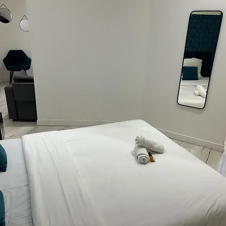 Moderne A Proximite De Batignolles Parigi
