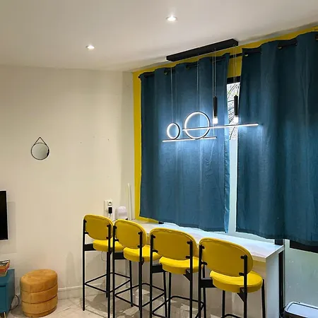Moderne A Proximite De Batignolles * Parigi